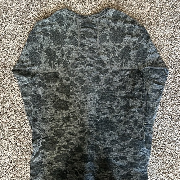 Lululemon swiftly tech long sleeve - Picture 3 of 3